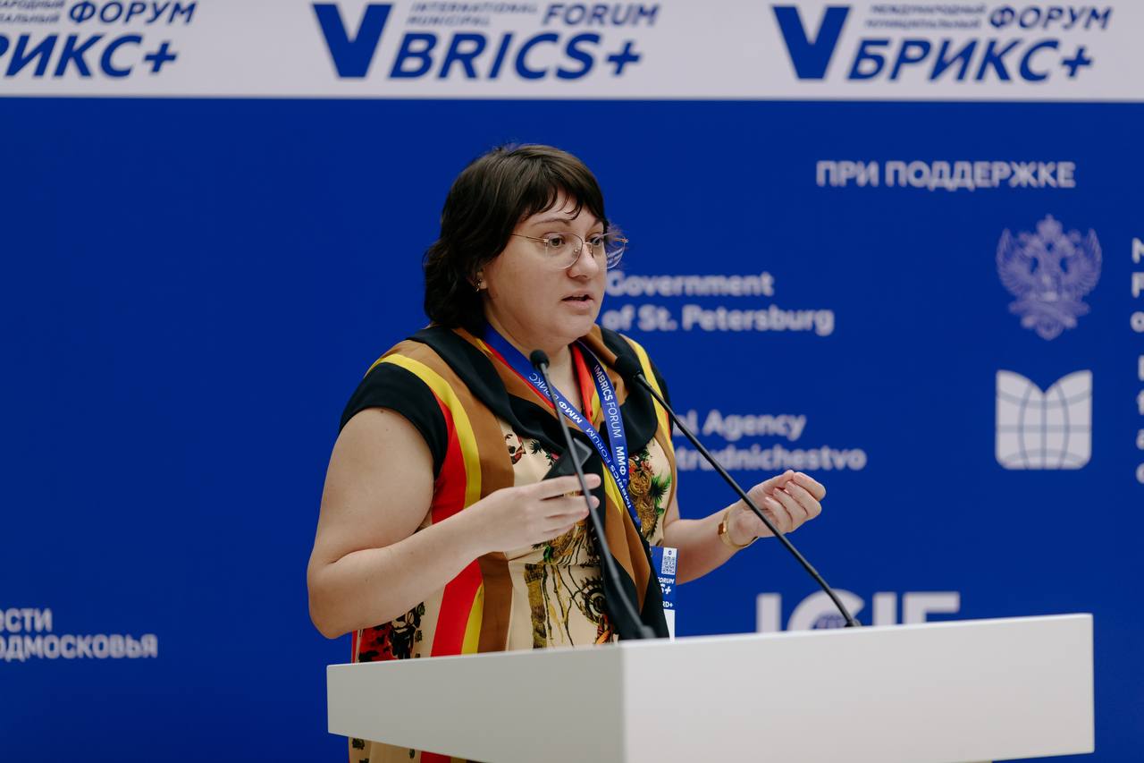 anna-russka-na-forume
