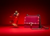 Модный дом Fendi поздравляет всех с наступающим Китайским Новым годом и запускает капсульную коллекцию сумок и аксессуаров, приуроченную к этому светлому празднику. В коллекции доминирует красный цвет, являющийся для китайцев особым цветом, символизирующим удачу и радость. В таком же цвете, отдавая дань китайским традициям и этносу,Fendi представили видео, где и показали все капсульные модели. В праздничную коллекцию вошла сумка Kan I, выполненная также в нежном кремовом цвете с розовыми и красными акцентами, и ее мини-версия Mini Kan I, доступная в красном цвете. Также в коллекцию вошли часы, кошельки, кроссовки Rockoko, украшенные яркими принтами LOVE и сердцами из заклепок. 
