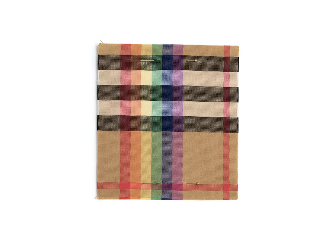 sharf_burberry_s_lgpt_simvolikoy