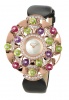 Ювелирные часы Diva с бриллиантами на белом сатиновом ремешке идеально передают новогоднее настроение.