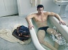 Майкла Фелпса (Michael Phelps) и Ларису Латынину (Larisa Latinina) для рекламной кампании Louis Vuitton снимала Энни Лейбовиц (Annie Leibovitz) — самый известный и высокооплачиваемый фотограф в мире. 