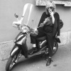 Неделя моды в Милане 2014 Алена Долецкая на скутере vespa
